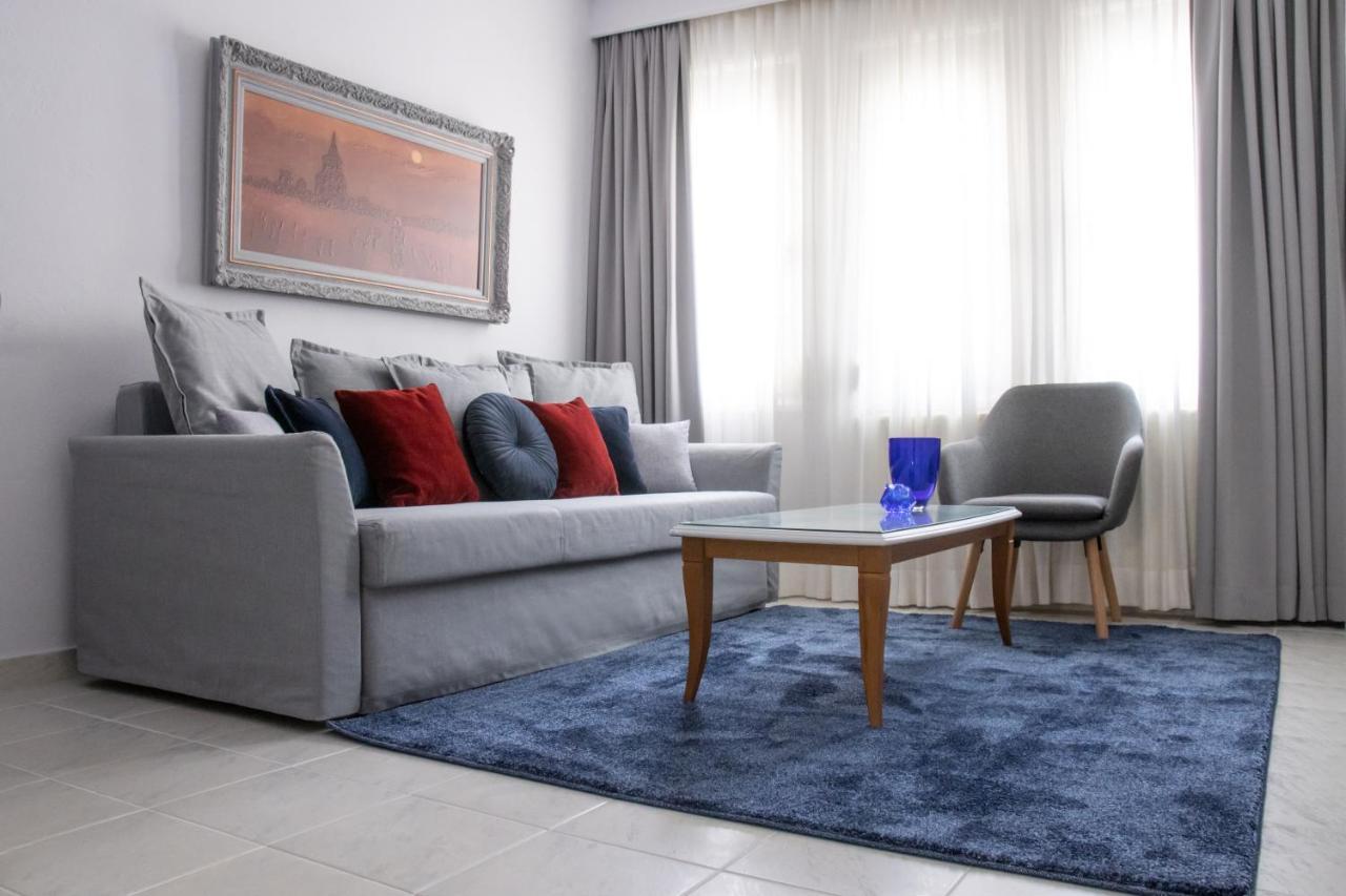 Mystique Apartment Komotiní Ngoại thất bức ảnh