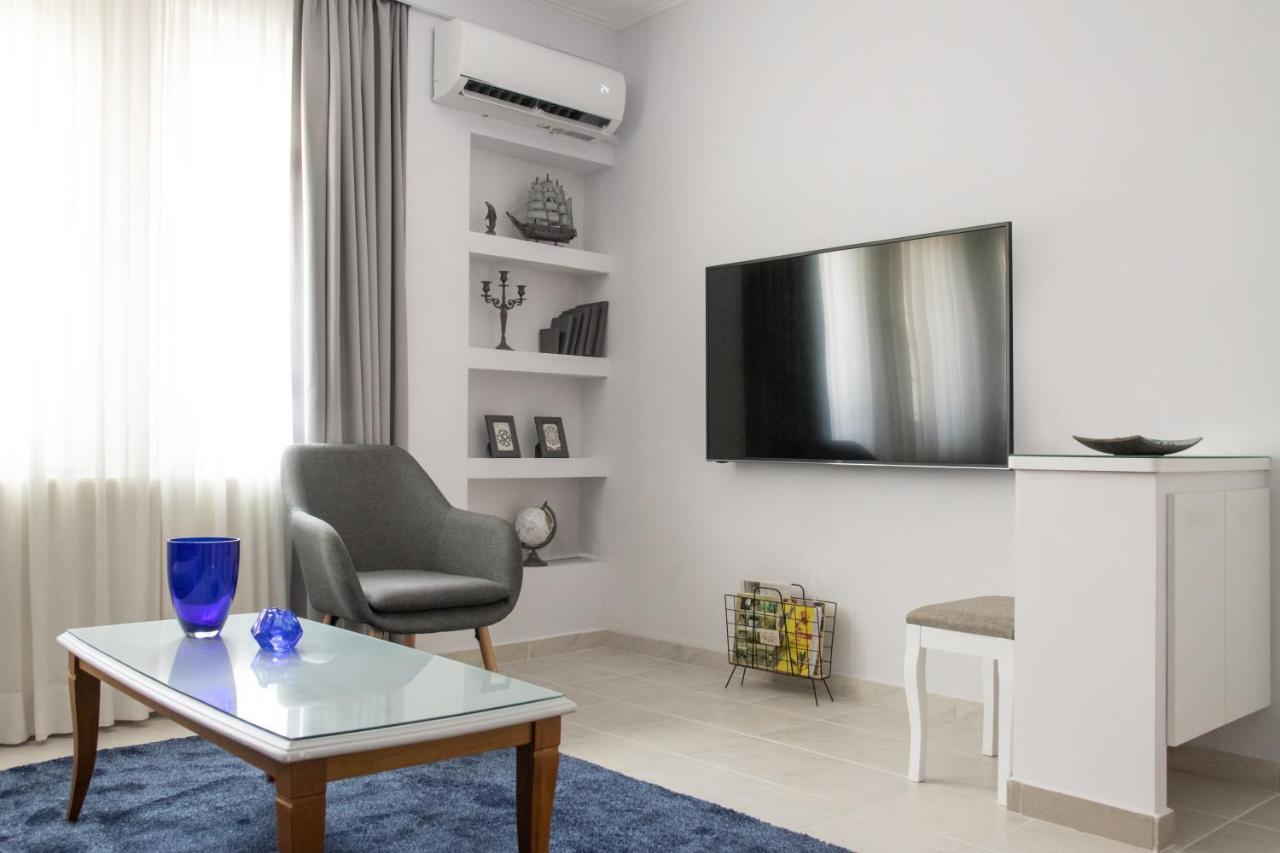 Mystique Apartment Komotiní Ngoại thất bức ảnh