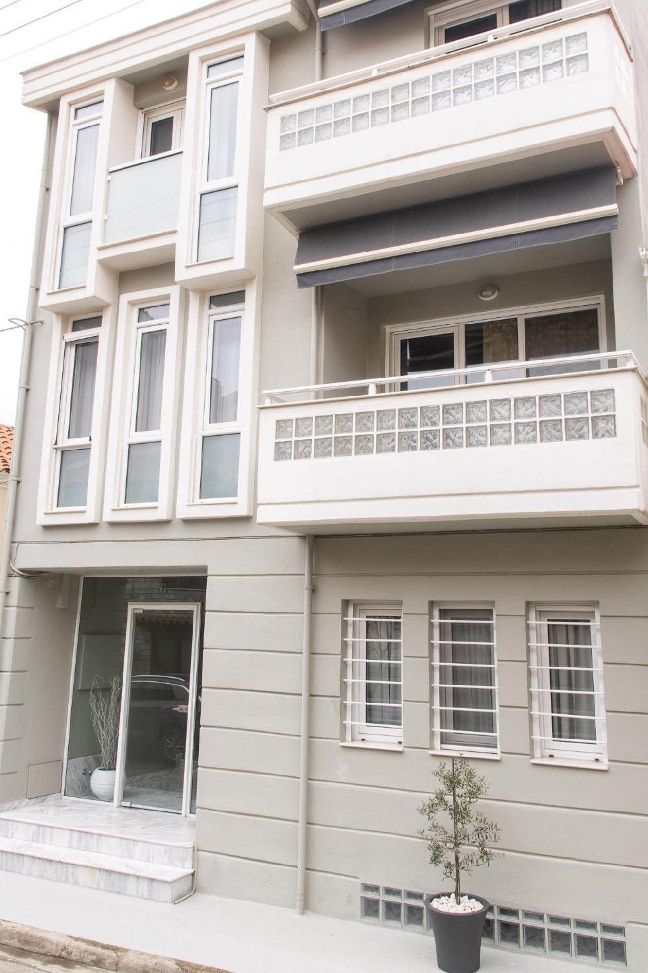 Mystique Apartment Komotiní Ngoại thất bức ảnh