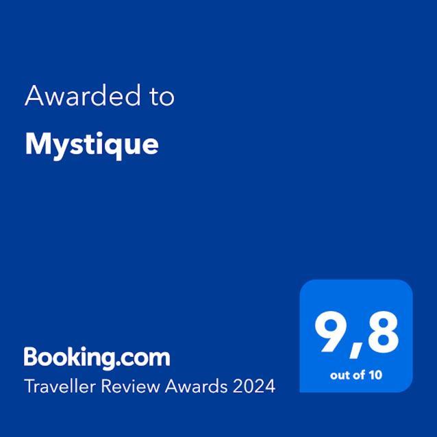 Mystique Apartment Komotiní Ngoại thất bức ảnh